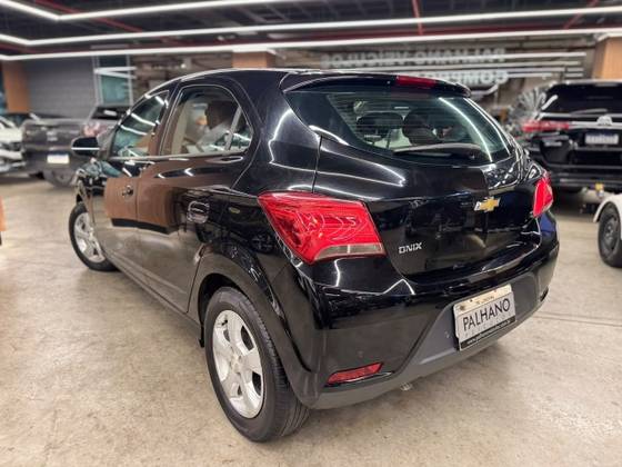 CHEVROLET ONIX 1.4 MPFI LT 8V FLEX 4P MANUAL CHEVROLET ONIX 1.4 MPFI LT 8V FLEX 4P MANUAL